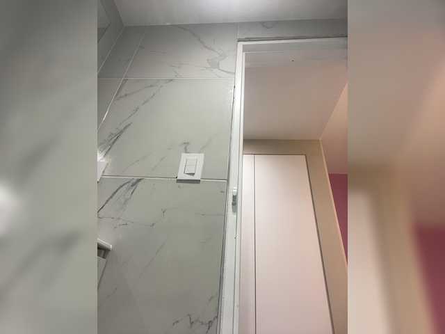 LeiaStone's BongaCams show and profile