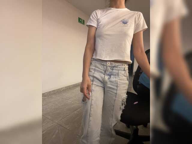 LeiaStone's BongaCams show and profile