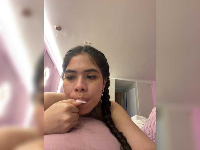 LeiaStone's BongaCams show and profile