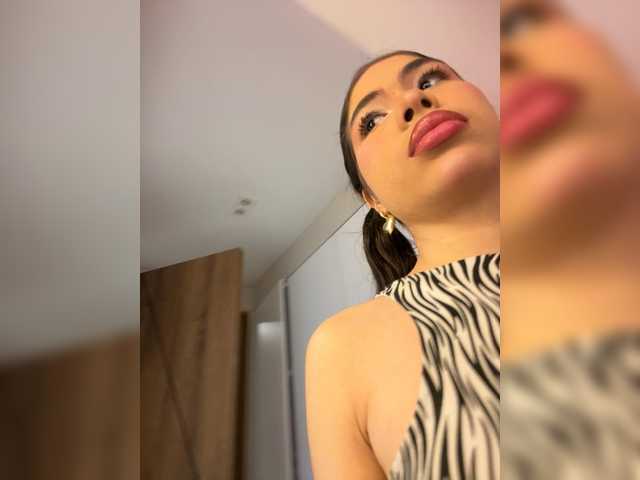 LeiaStone's BongaCams show and profile