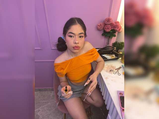 LeiaStone's BongaCams show and profile