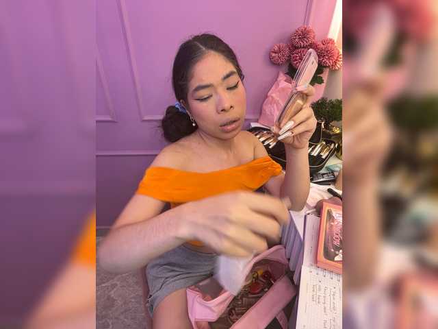 LeiaStone's BongaCams show and profile