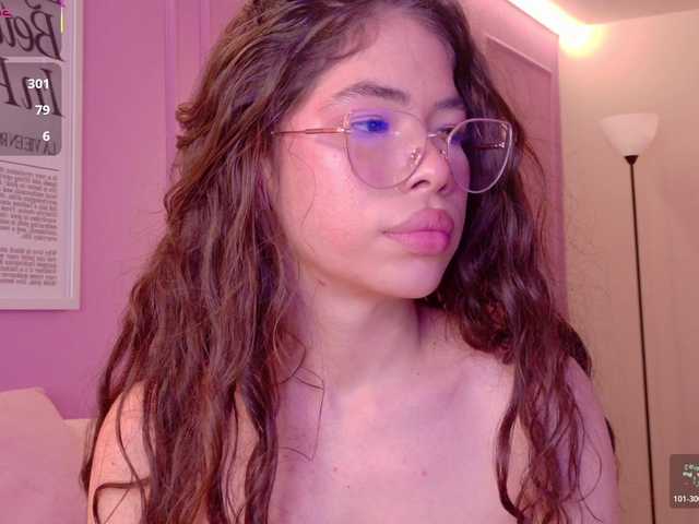 LeiaStone's BongaCams show and profile