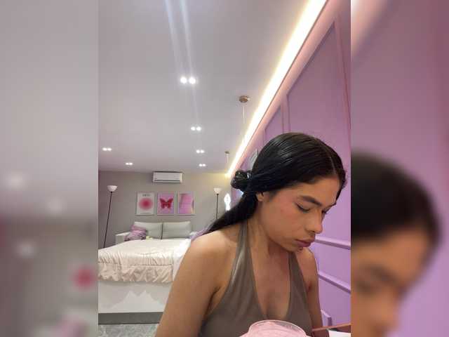 LeiaStone's BongaCams show and profile