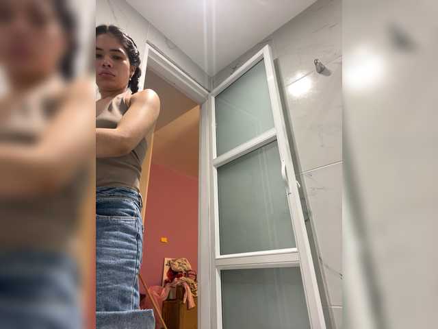 LeiaStone's BongaCams show and profile