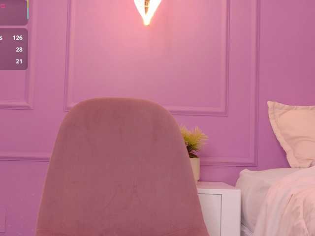 LeiaStone's BongaCams show and profile