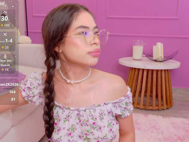 LeiaStone's BongaCams show and profile