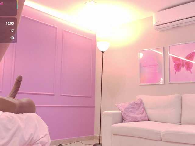 LeiaStone's BongaCams show and profile