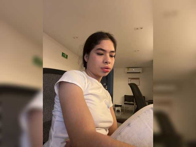 LeiaStone's BongaCams show and profile