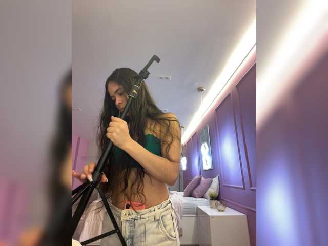 LeiaStone's BongaCams show and profile