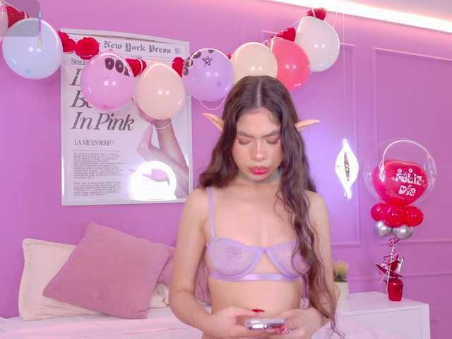 LeiaStone's BongaCams show and profile