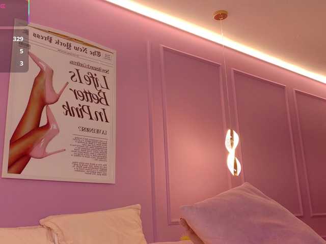 LeiaStone's BongaCams show and profile