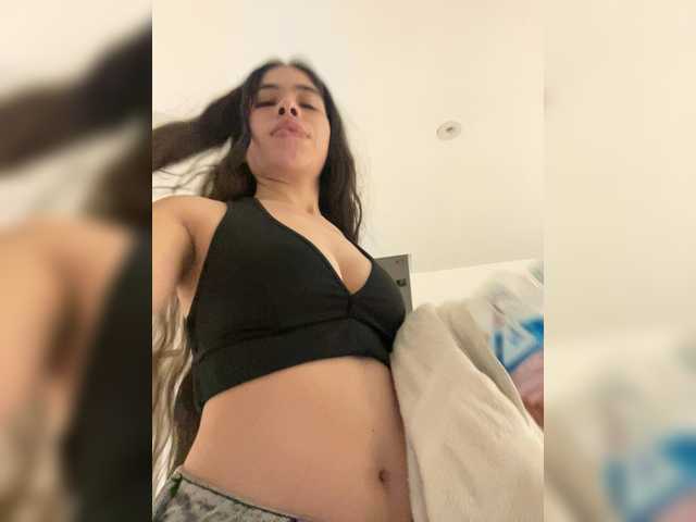 LeiaStone's BongaCams show and profile