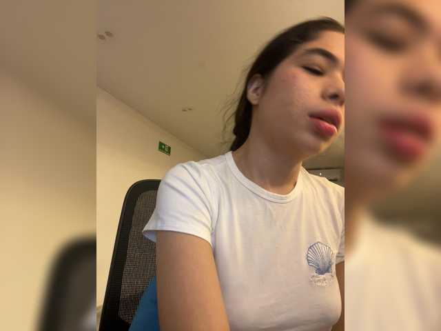 LeiaStone's BongaCams show and profile