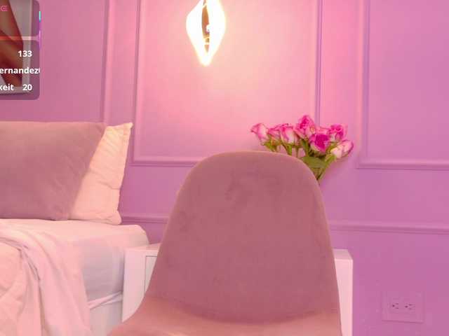 LeiaStone's BongaCams show and profile