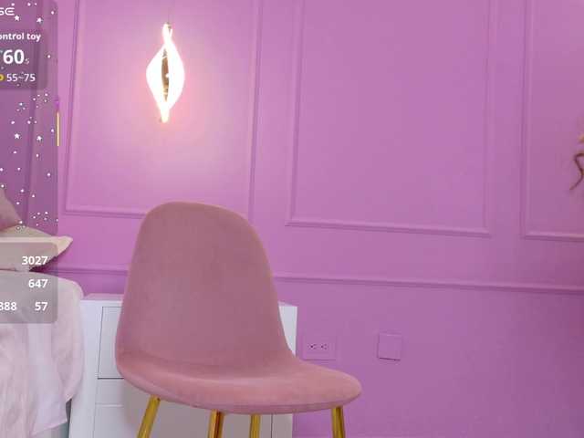 LeiaStone's BongaCams show and profile