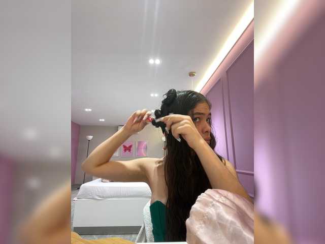 LeiaStone's BongaCams show and profile