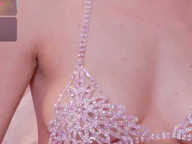 LeiaStone's BongaCams show and profile