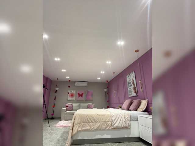 LeiaStone's BongaCams show and profile