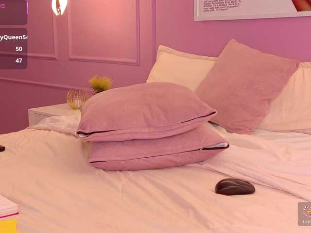 LeiaStone's BongaCams show and profile