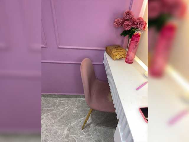 LeiaStone's BongaCams show and profile