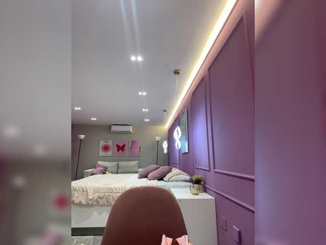 LeiaStone's BongaCams show and profile