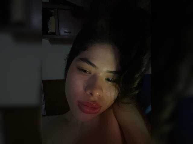 LeiaStone live cam profile