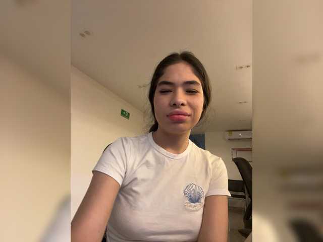 LeiaStone's BongaCams show and profile