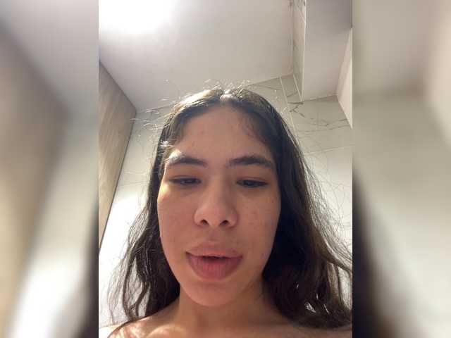 LeiaStone's BongaCams show and profile