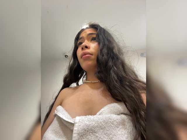 LeiaStone's BongaCams show and profile