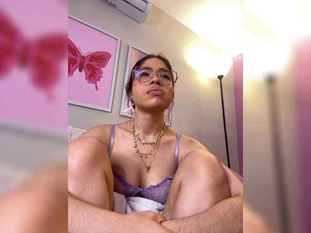 LeiaStone's BongaCams show and profile