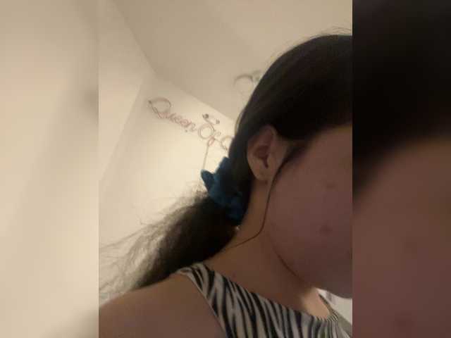 LeiaStone's BongaCams show and profile