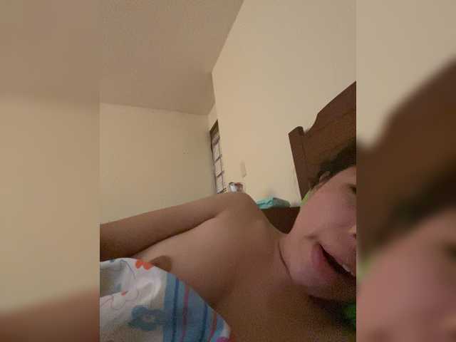 LeiaStone's BongaCams show and profile