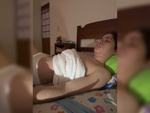 LeiaStone's BongaCams show and profile