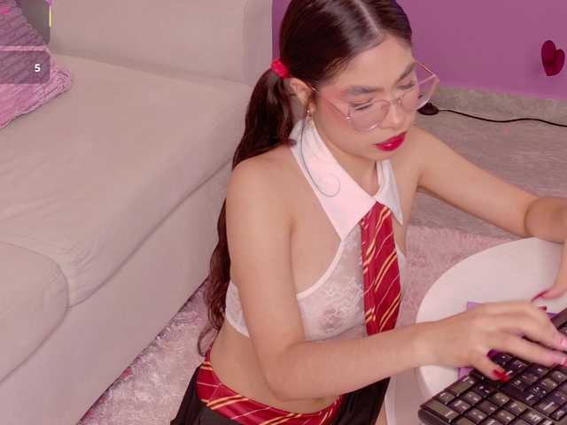 LeiaStone's BongaCams show and profile