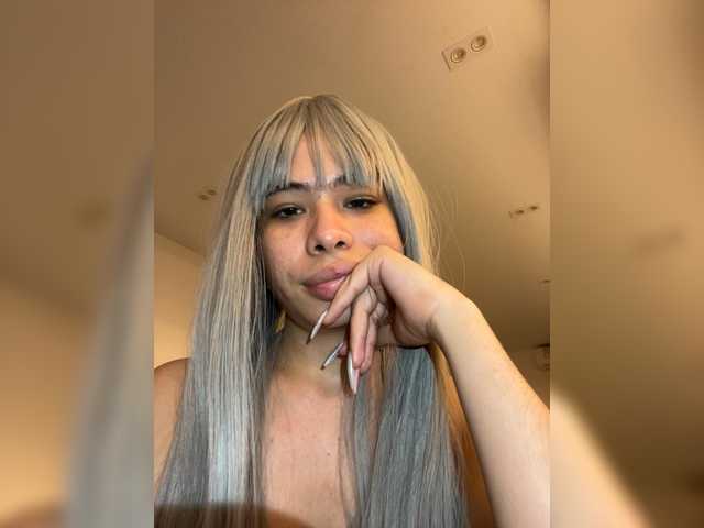 LeiaStone's BongaCams show and profile