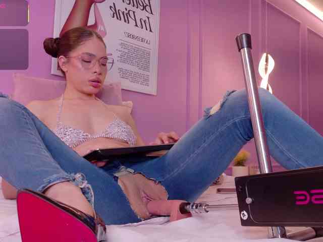 LeiaStone Live Webcam on BongaCams