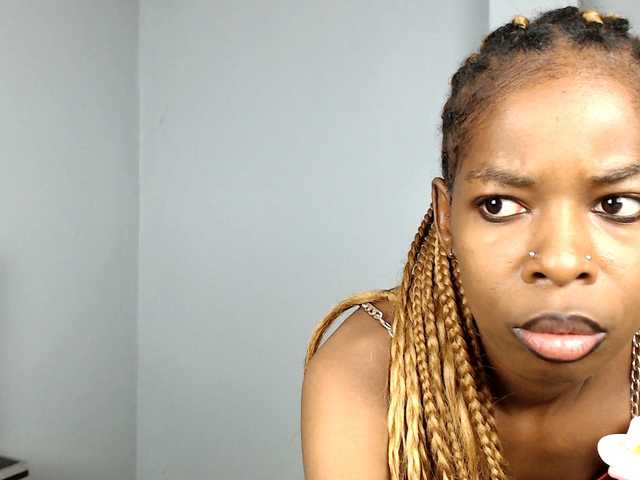 le modèle nastysoul est en webcam porno dans un show sur le site bongacams, il possède les tags suivants: Ebony,Brunette,Trimmed