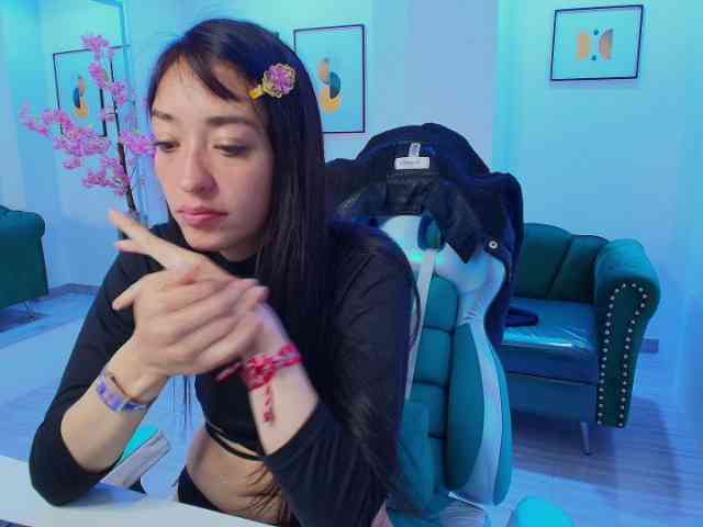 Nahomi-rousset webcam