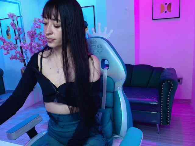 Nahomi-rousset webcam