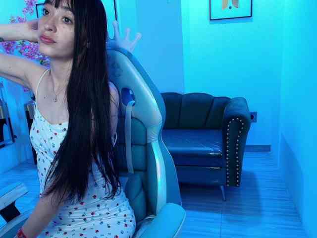 Nahomi-rousset webcam