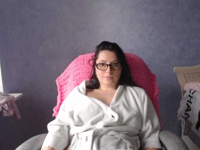 AmandaFresh24's BongaCams show and profile