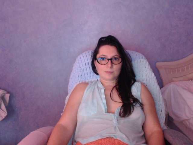 le modèle AmandaFresh24 est en webcam porno dans un show sur le site bongacams, il possède les tags suivants: White/Caucasian,Brunette,Shaved