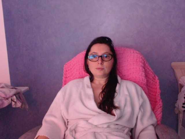 AmandaFresh24's BongaCams show and profile