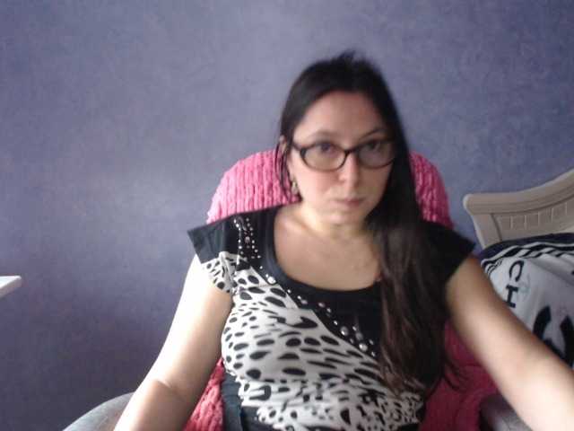 AmandaFresh24's BongaCams show and profile