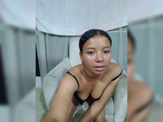 chanellatina Live Webcam on BongaCams