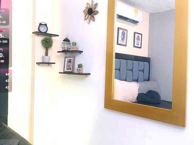 brigethMiller webcam