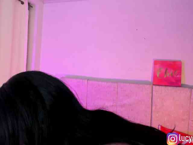 LucyEvanss webcam