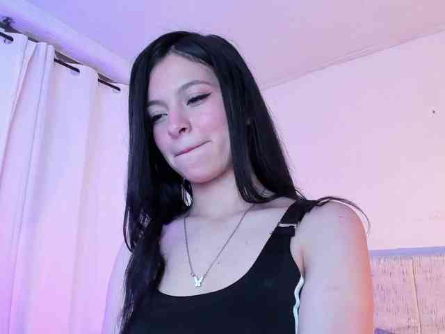 LucyEvanss webcam