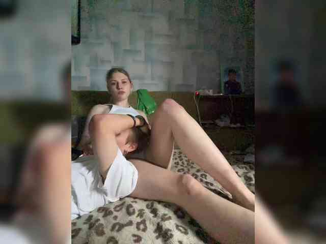 Модель: emosexxx